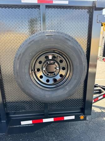 2025 12 Feet Dump Trailer – Heavy-Duty Hydraulic Dump Trailer for Sale - Image 8