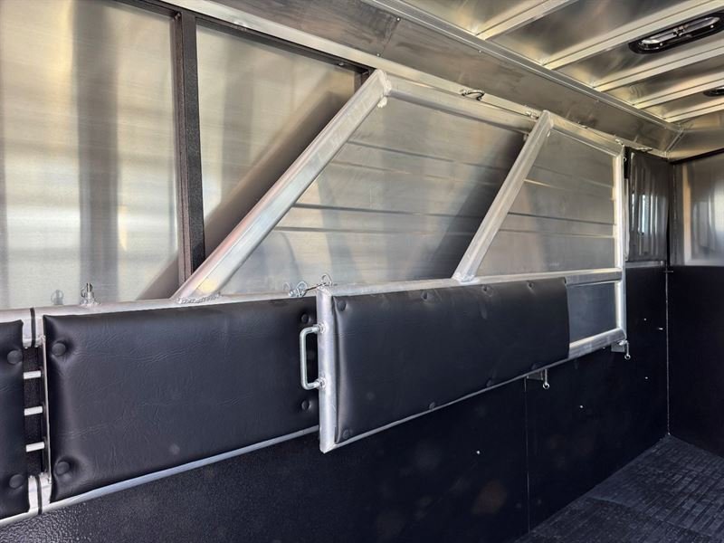 2025 Logan Coach Bullseye 3 Horse Bumper Pull Trailer – Premium Performance, Safety & Style - Image 9