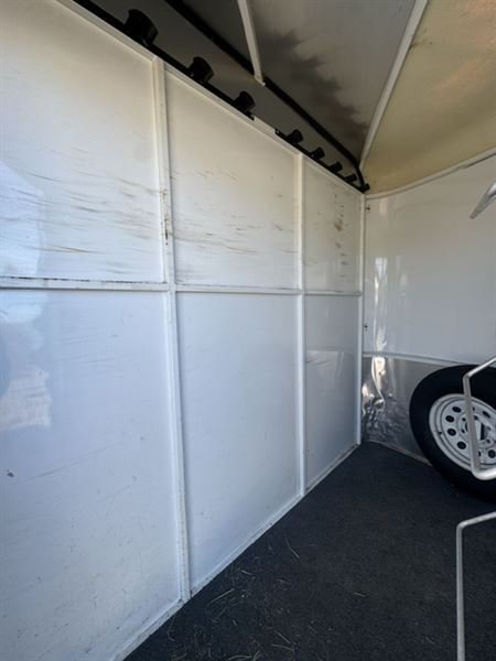 2016 Maverick 3 Horse Slant Load Trailer – Premium Horse Transport Solution for Safety, Comfort & Performance - Image 9