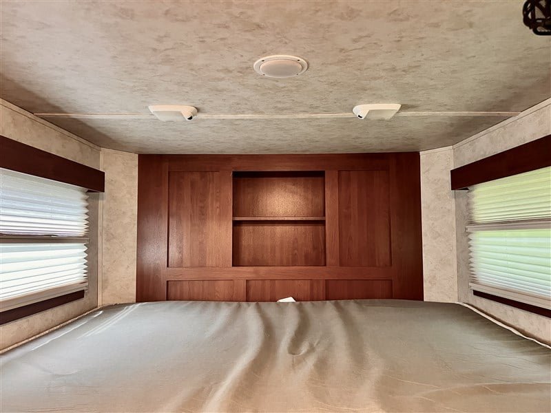 Premium 2016 Shadow 2 Horse Slant Load Living Quarters All Aluminum Horse Trailer – Ultimate Durable & Reliable Choice for Sale - Image 22
