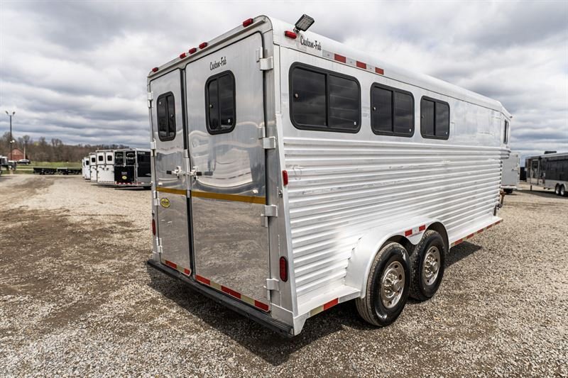 1998 CUSTOM FAB 3 Horse Gooseneck Trailer for Sale – Durable, Reliable & Built for Performance - Image 6