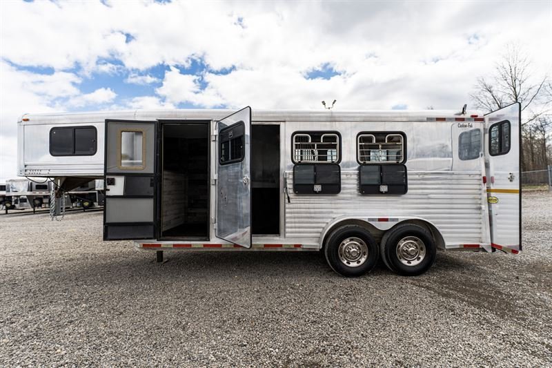 1998 CUSTOM FAB 3 Horse Gooseneck Trailer for Sale – Durable, Reliable & Built for Performance - Image 11