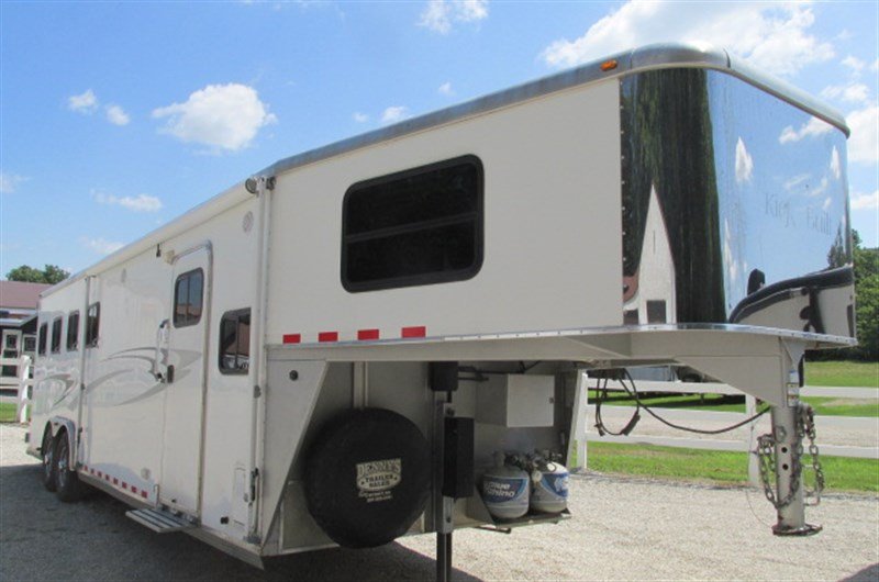2009 Kiefer Built 4 Horse Living Quarters Trailer – Premium Horse Trailer for Sale - Image 3