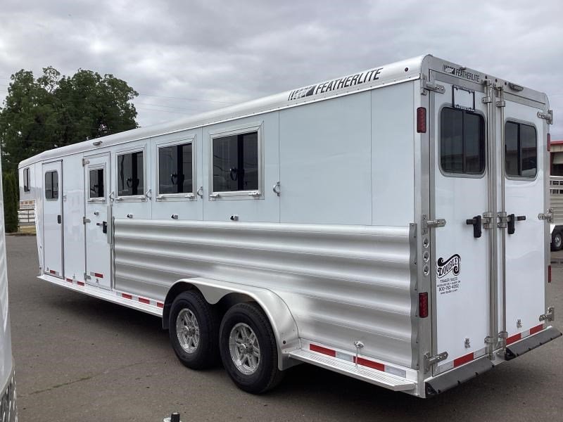 2024 Featherlite 9600 4 Horse Gooseneck Trailer – Premium Horse Transport Solution - Image 2