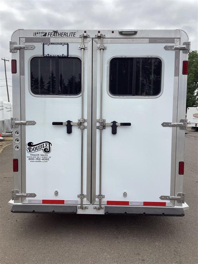 2024 Featherlite 9600 4 Horse Gooseneck Trailer – Premium Horse Transport Solution - Image 7