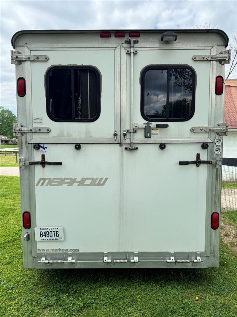 2008 Merhow Equistar XL 2 Horse Straightload Gooseneck Trailer – Durable, Spacious & Performance-Driven Horse Trailer for Serious Equestrians - Image 4