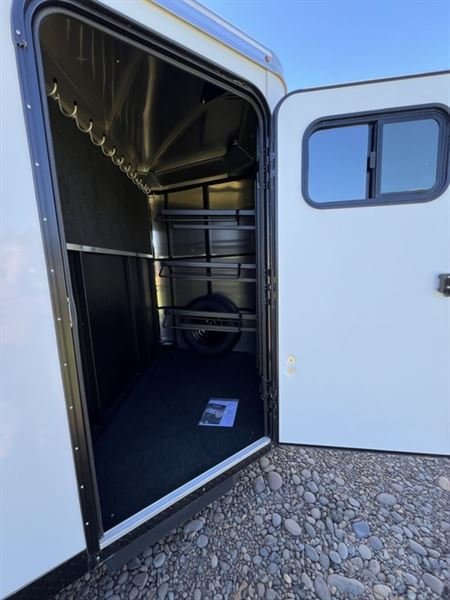 2023 Logan Coach Crossfire 3 Horse Bumper Pull Trailer – Premium, Reliable & High-Performance Horse Trailer for Sale - Image 10