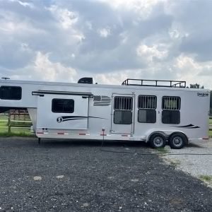 3 Horse Trailer With Living Quarters