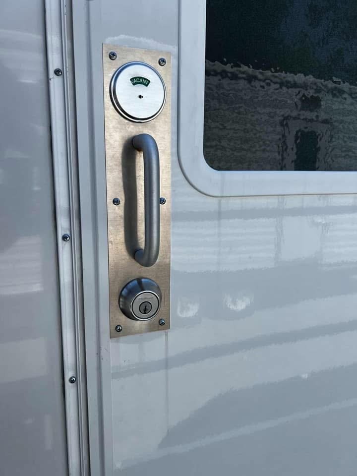 Basic 4 Room Restroom Trailer - Image 6