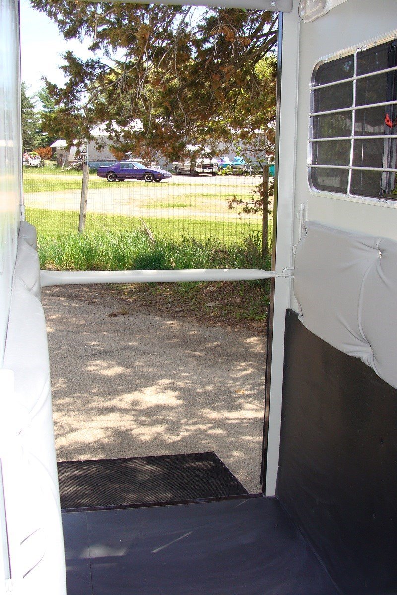 2014 SoleMate 2 Minus 1 Horse Gooseneck With Side Ramp - Image 9