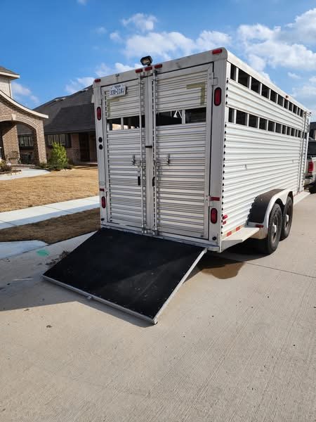 Sundowner 20' Pro Stock All Aluminum Trailer for Sale – Premium Livestock & Stock Trailer - Image 2