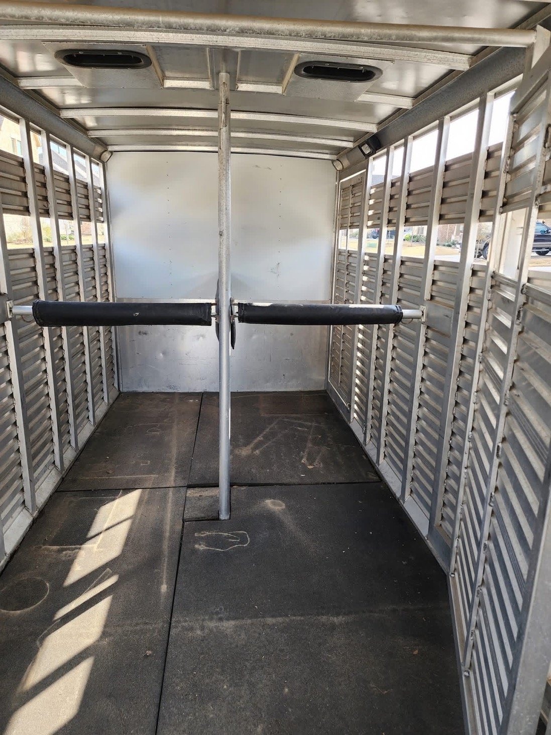 Sundowner 20' Pro Stock All Aluminum Trailer for Sale – Premium Livestock & Stock Trailer - Image 6