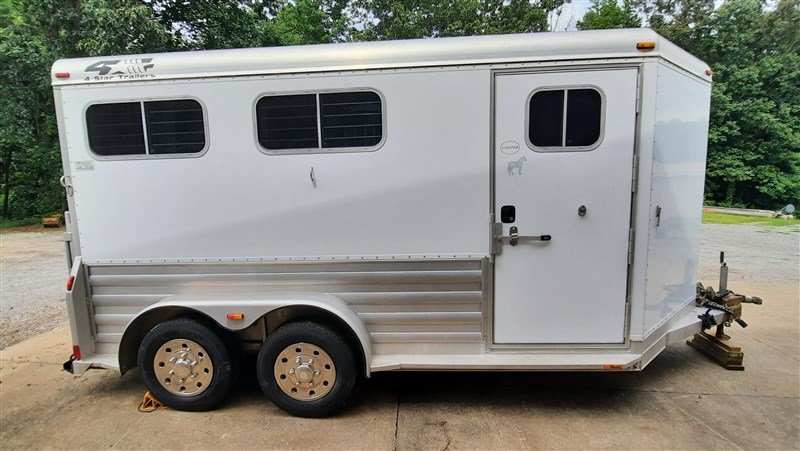 2006 4-Star 2 Horse Bumper Pull Trailer – Premium, Reliable & High-Performance Horse Trailer for Sale - Image 2