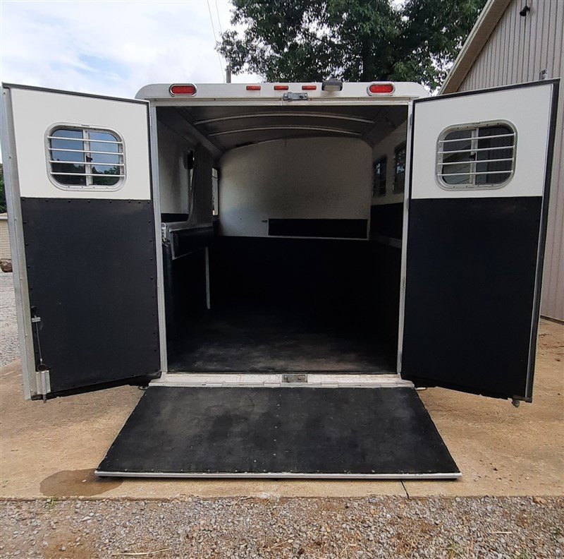 2006 4-Star 2 Horse Bumper Pull Trailer – Premium, Reliable & High-Performance Horse Trailer for Sale - Image 8
