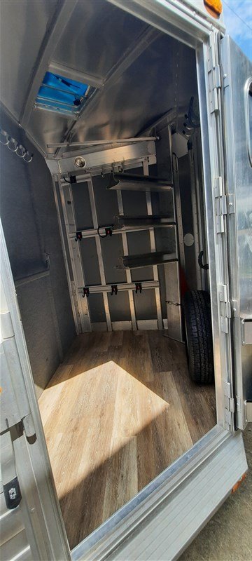2006 4-Star 2 Horse Bumper Pull Trailer – Premium, Reliable & High-Performance Horse Trailer for Sale - Image 9