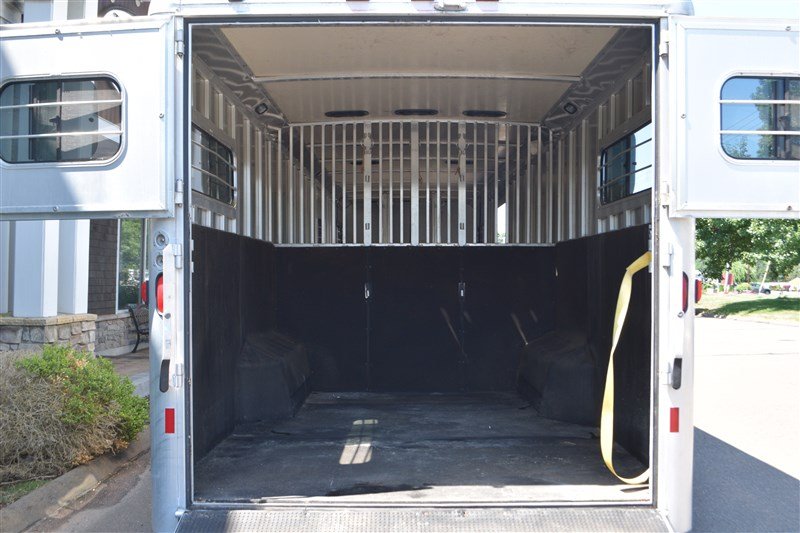 2007 Hart 6–8 Horse Straight Load Trailer – Powerful Reliability Built to Move Champions - Image 19