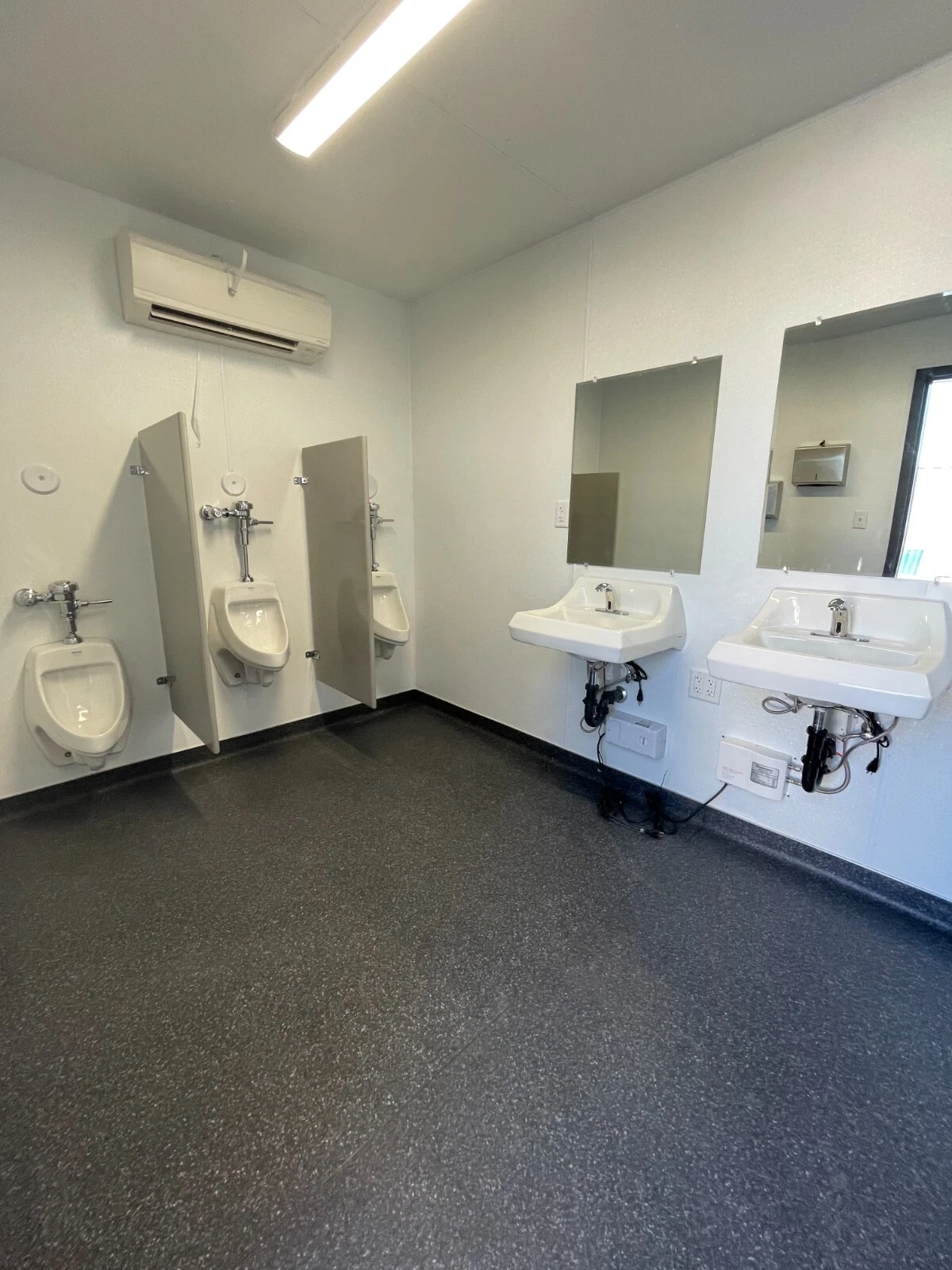 2 Stall Conex portable bathrooms - Image 6