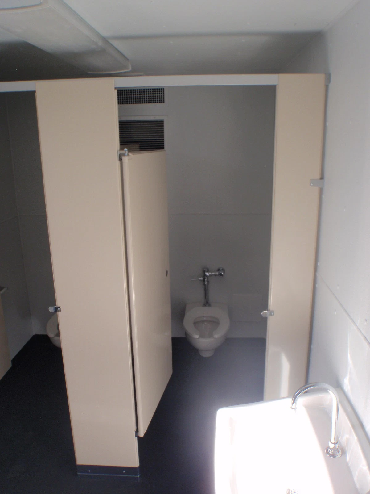 2 Stall Conex portable bathrooms - Image 10