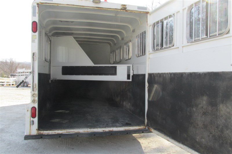 2002 Stidham 4 Horse Slantload Trailer – Premium Equine Transport Solution - Image 10