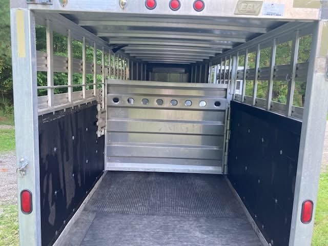 2004 EBY Gooseneck Stock Trailer - Image 5
