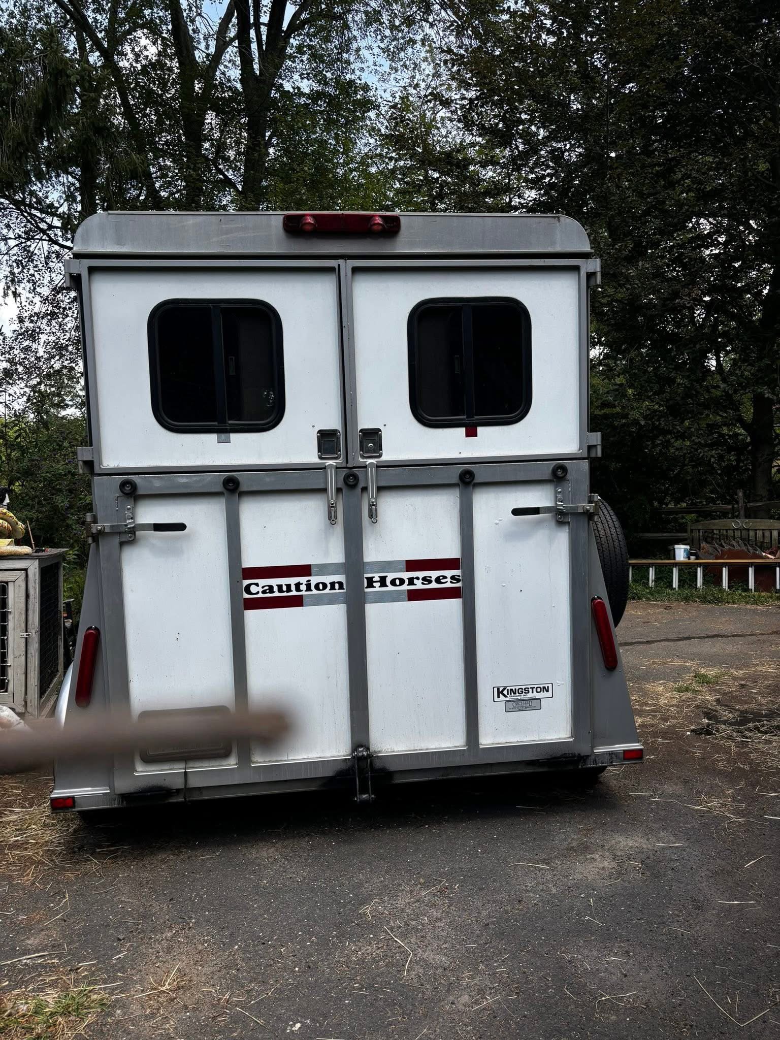 2006 Kingston Bedford Warmblood 2 Horse Trailer – Powerful Comfort, Trusted Performance, Timeless Value - Image 3